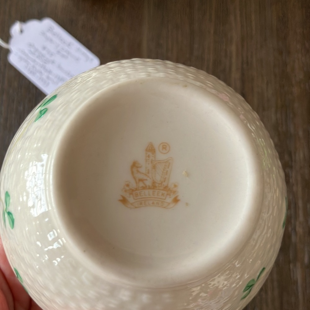 Belleek vintage sugar and cream set shamrock basket weave creamer - Picture 3 of 7